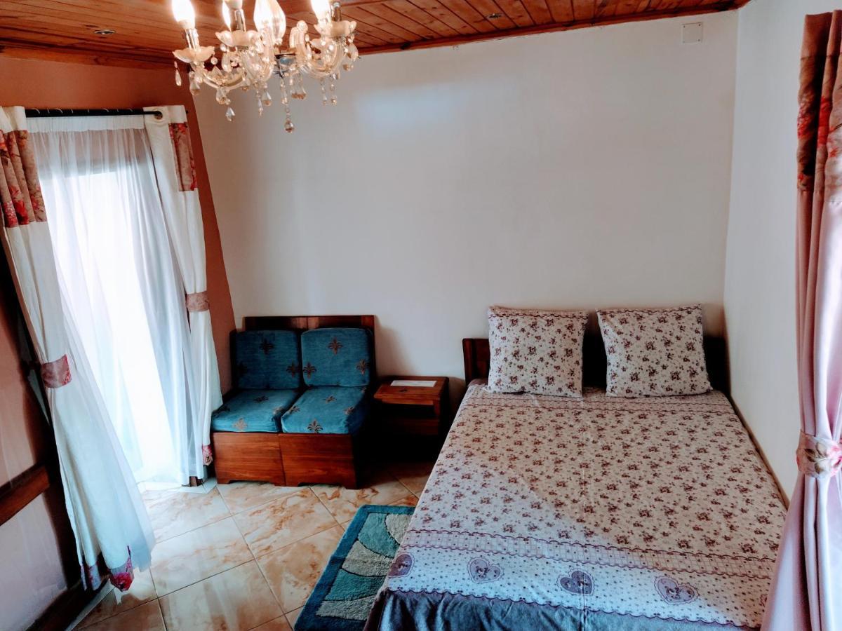 Oceanis Home & Voyages Ivato  Bagian luar foto