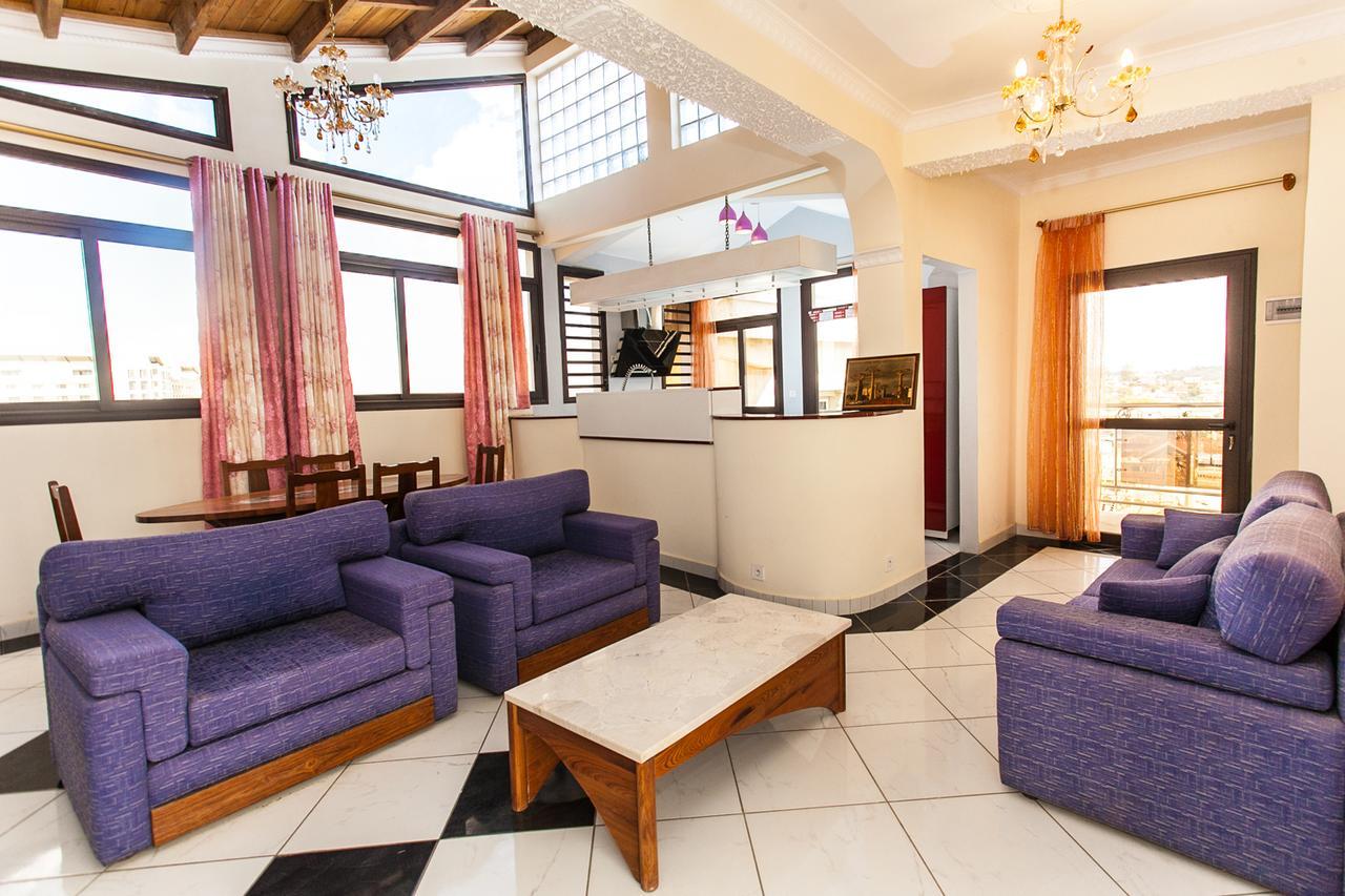 Oceanis Home & Voyages Ivato  Bagian luar foto
